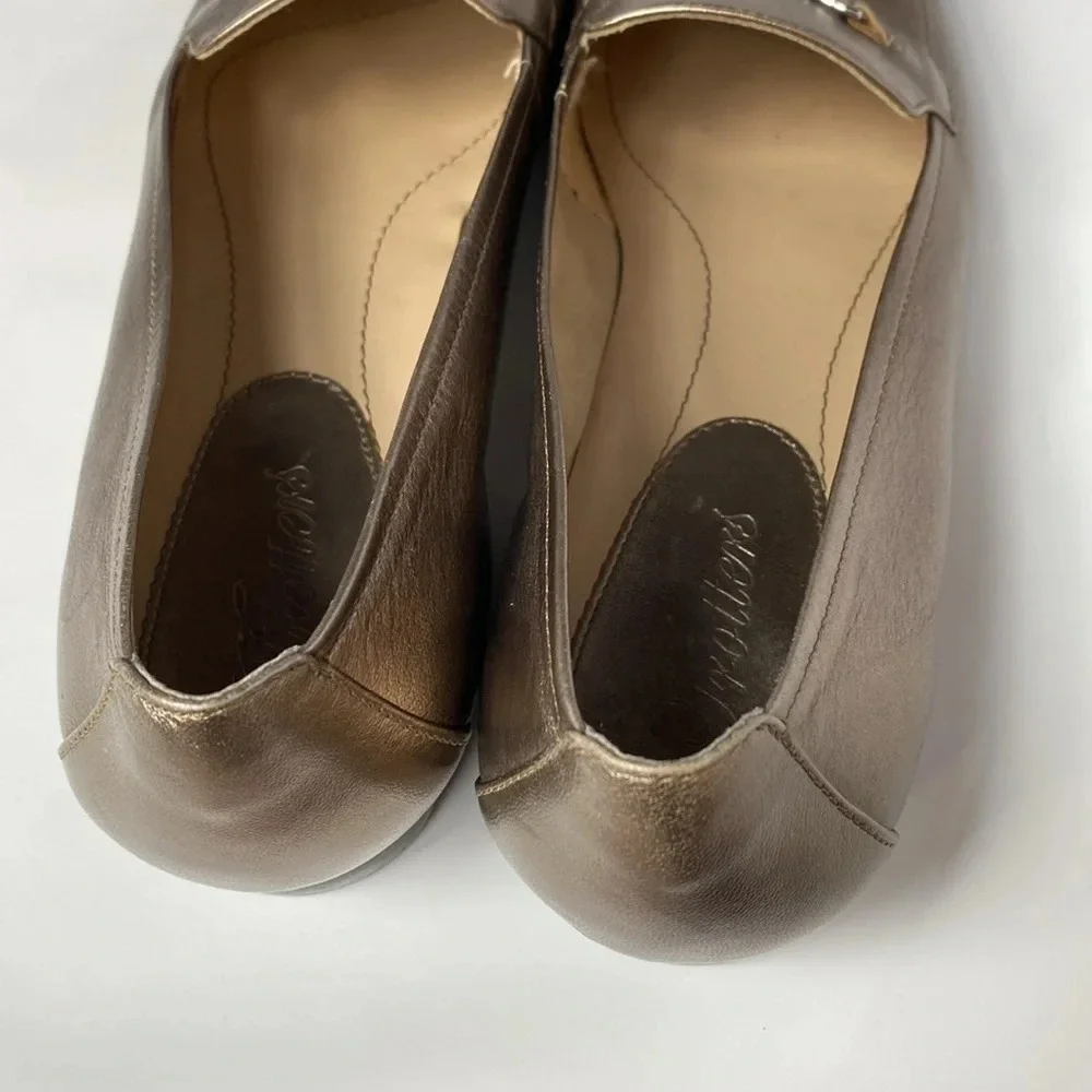 Trotters Gold‎ Leather Loafers Womens Size 8.5 M Horsebit Style Chain Hardware